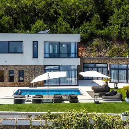 Lovely In With Wifi Holiday home *